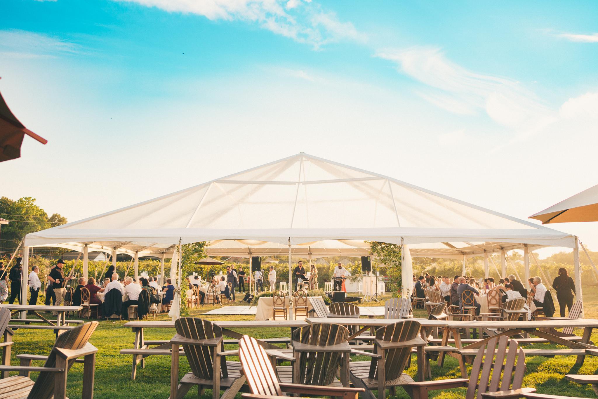 Should you choose an outdoor venue for your wedding?