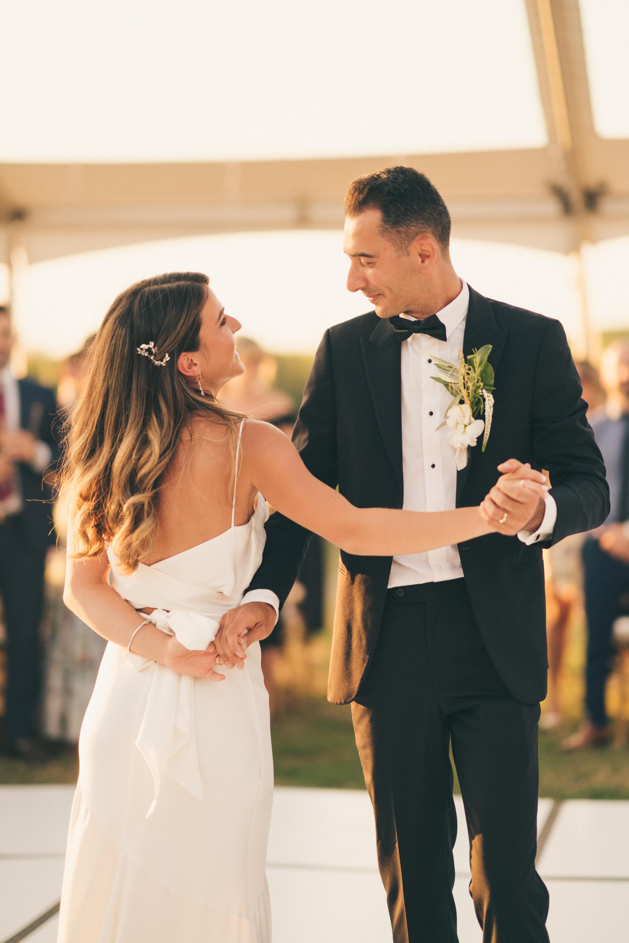 Should you choose an outdoor venue for your wedding?